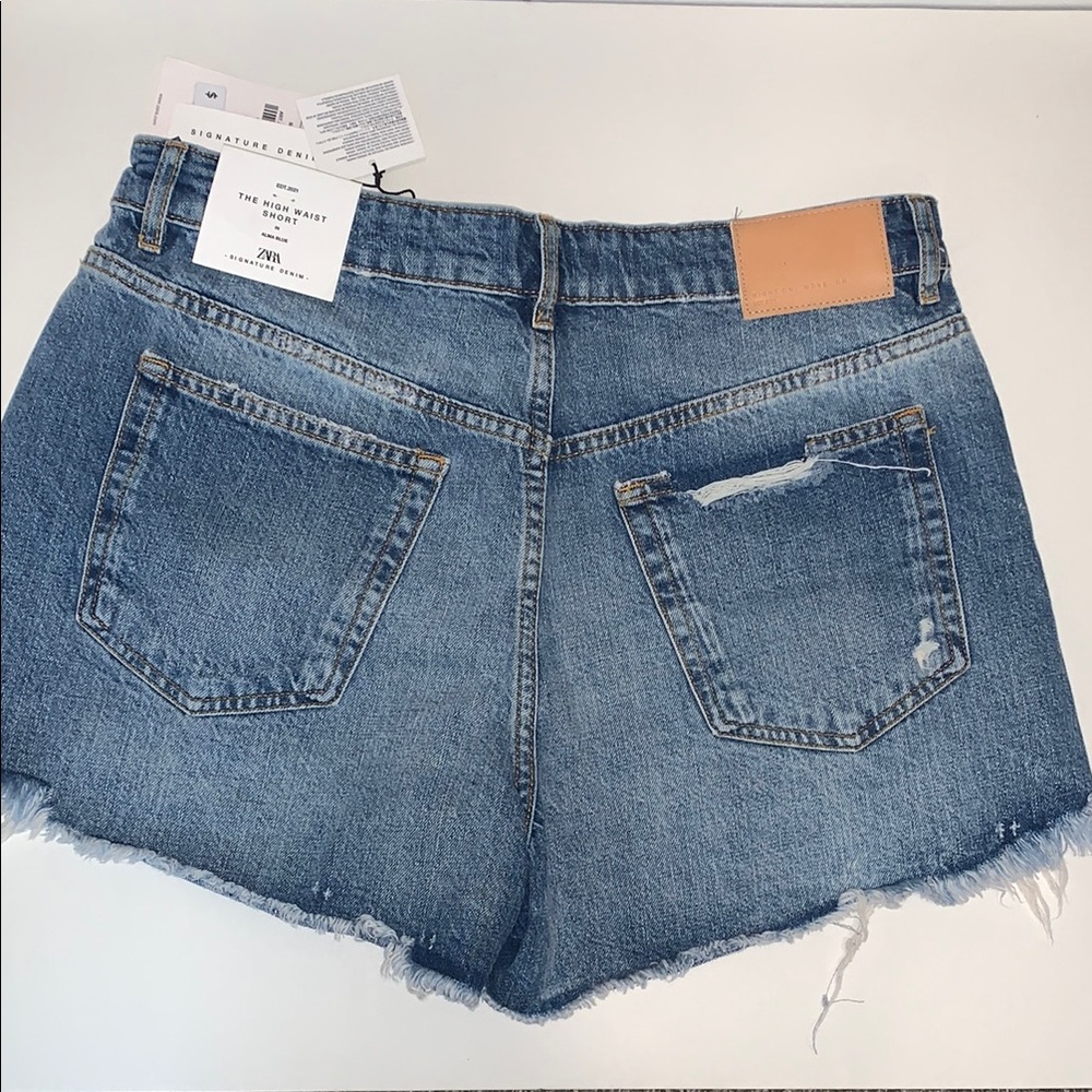 Zara Women's Blue Denim Shorts *Brand New* - Picture 2 of 4